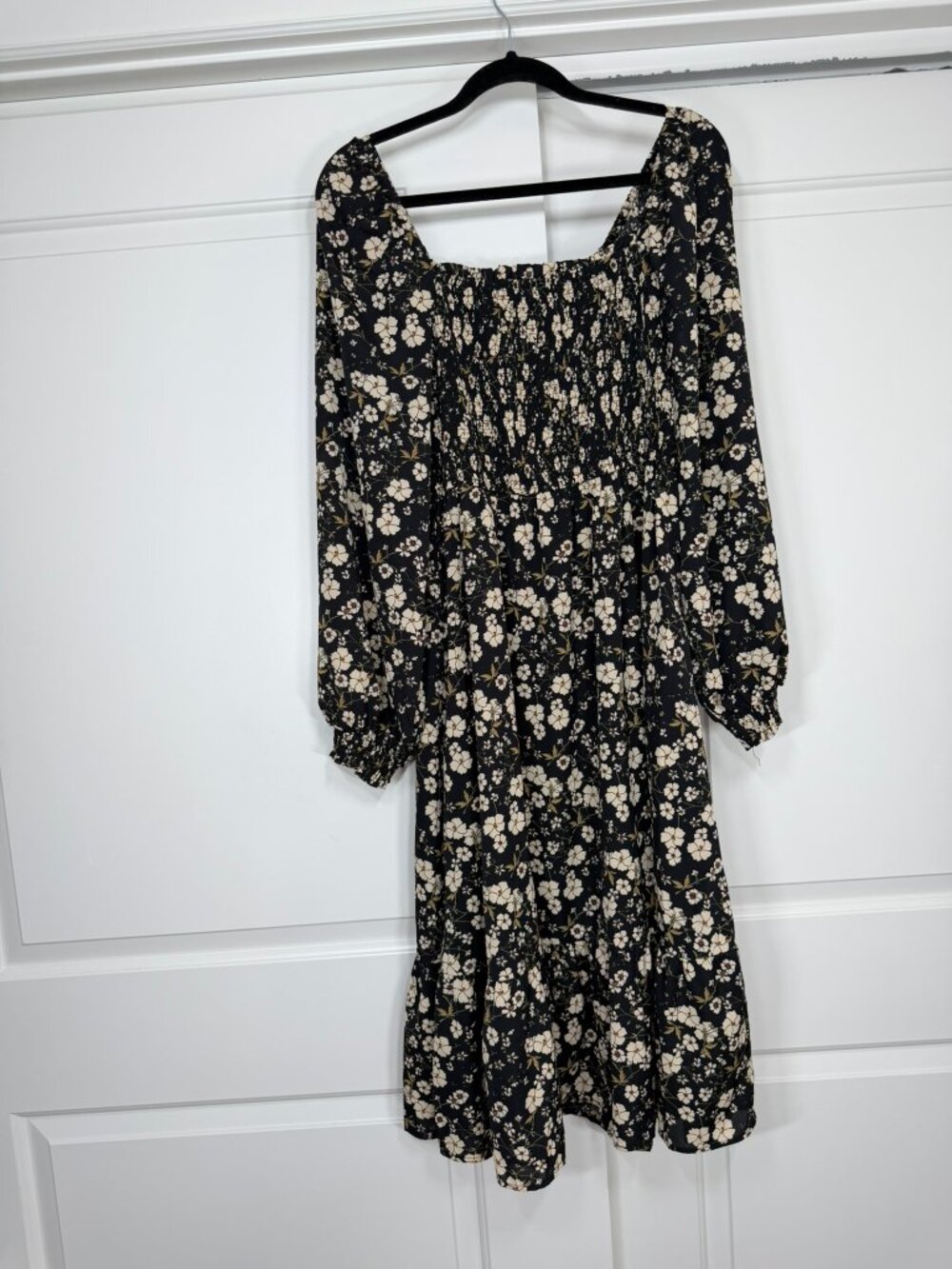 Hayden Los Angeles Black Floral Smocked Midi Dress Size M - Picture 4 of 11